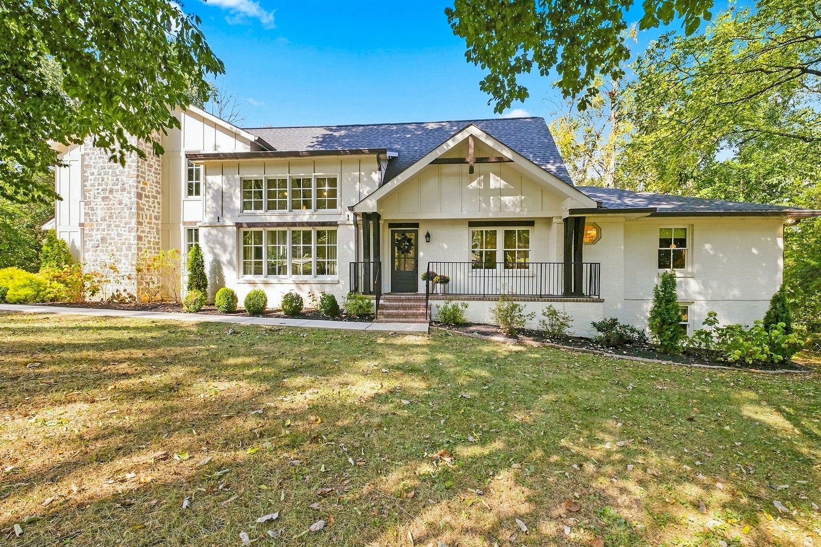 824 Belton Dr front exterior and lawn, Hillwood Nashville